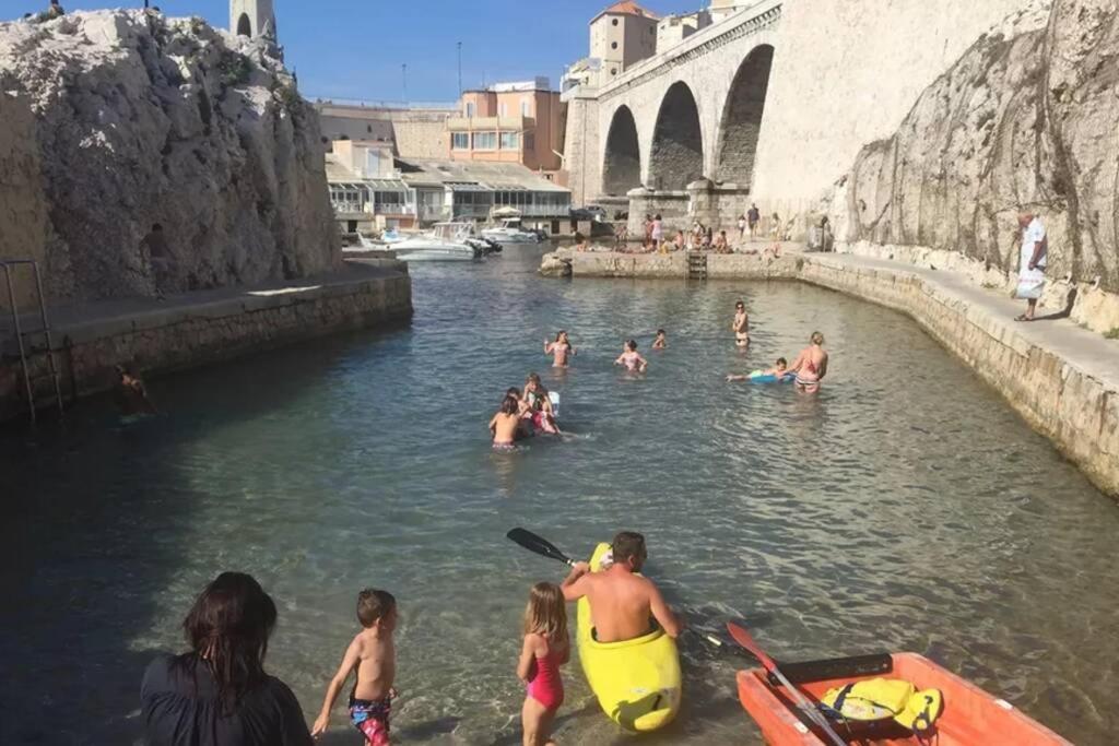 Une Calanque Au Coeur De La Ville Marseilles Buitenkant foto